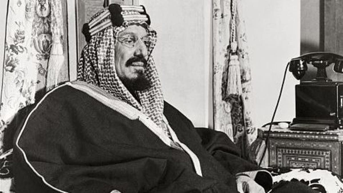 مسن تجاوز عمره الـ 120 عامًا يكشف | مظاهر المعيشة السعودية في عهد الملك عبد العزيز